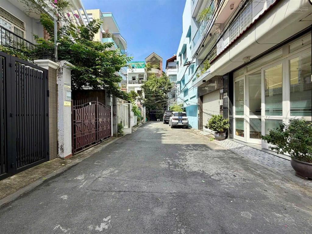 Chdv giáp q1  khu vip phan xích long  5 tầng, 5x15m  thu nhập 1 tỷ/năm