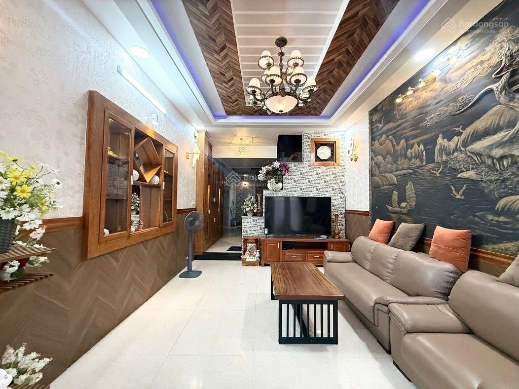 5 tầng  full nội thất  khu đồng bộ  hxh thông  50m ra mặt tiền quang trung.