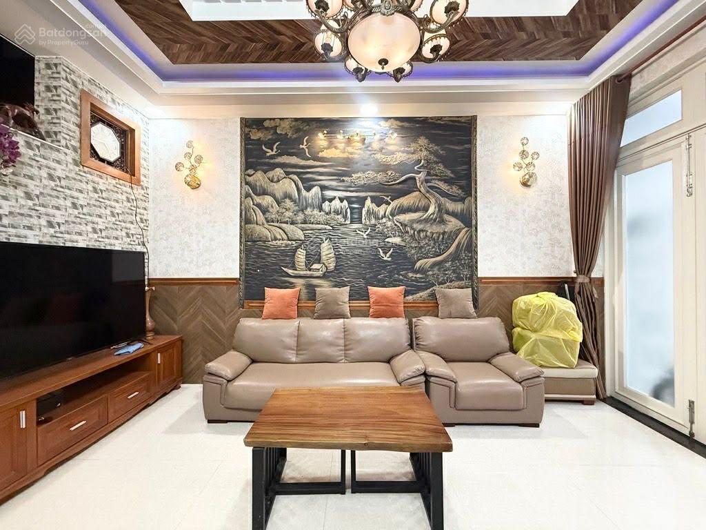 5 tầng  full nội thất  khu đồng bộ  hxh thông  50m ra mặt tiền quang trung.