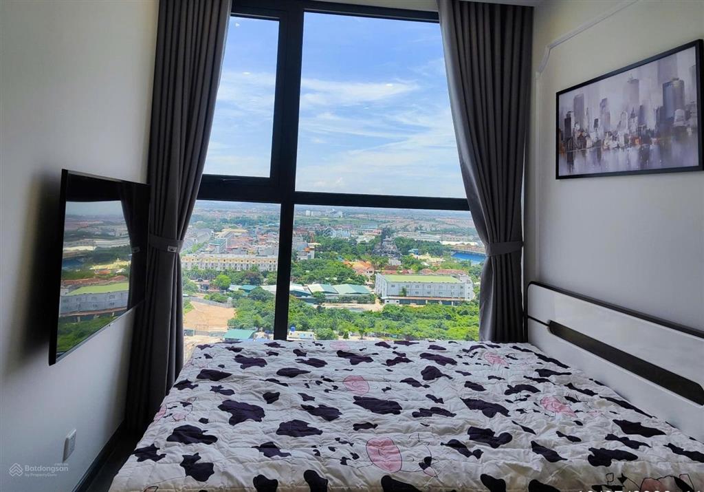 Độc quyền bán căn studio 25m² tầng trung đẹp, view thoáng sẵn sổ, full đồ toà tk1. giá 2,55 bao phí