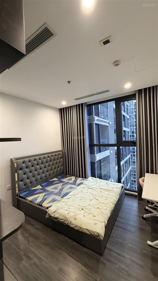 Cắt lỗ bán nhanh căn hộ giá rẻ 2 ngủ đầy đủ đồ. 61m2 giá 4,9 tỷ hướng đông nam, tonkin 2