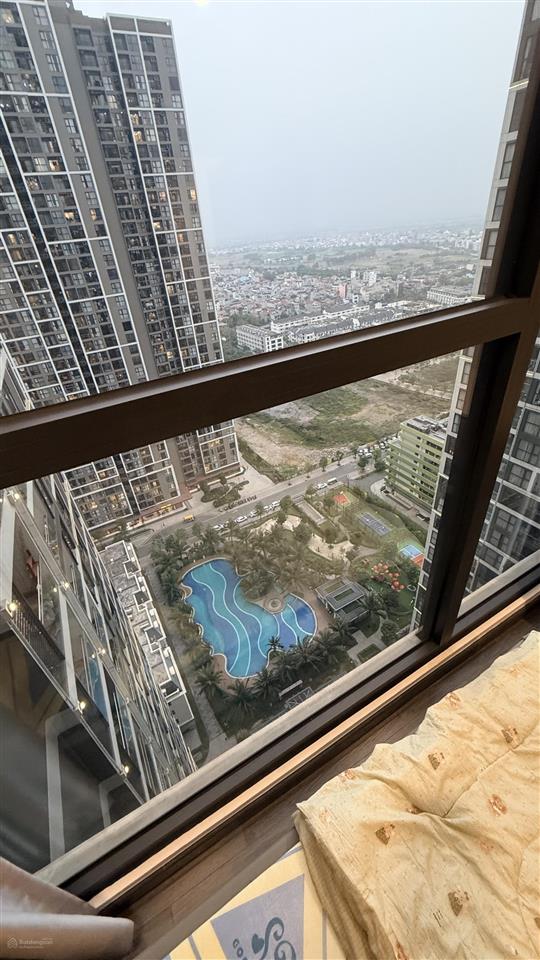 Cắt lỗ bán nhanh căn hộ giá rẻ 2 ngủ đầy đủ đồ. 61m2 giá 4,9 tỷ hướng đông nam, tonkin 2