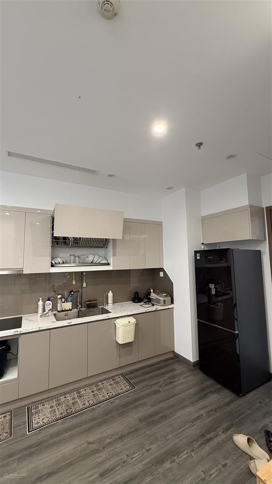 Cắt lỗ bán nhanh căn hộ giá rẻ 2 ngủ đầy đủ đồ. 61m2 giá 4,9 tỷ hướng đông nam, tonkin 2