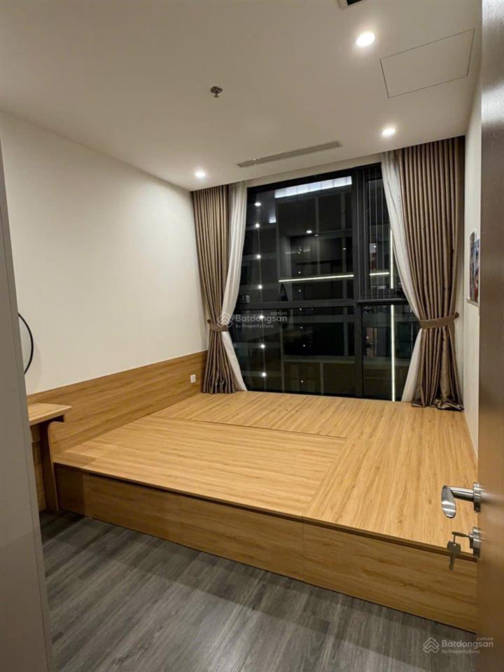 Bán căn 1 ngủ+ 49m2 giá 3,5 tỷ, đầy đủ nội thất, sẵn sổ trao tay tòa tonkin2