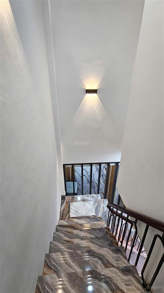 Ngay vòng xoay lê đại hành, 39m2, nhà 2 tầng, sát hxh, nhỉnh 4ty