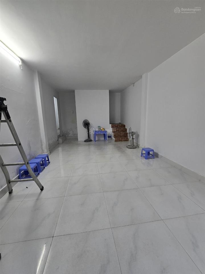 Tân bình  6,5x10m  hxh  nhà 2 tầng  xây 4 tấm  giá nhỉnh 5 tỷ