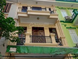 Cho thuê nhà phân lô cuối đường lê trọng tấn, thanh xuân  làm vp cty, phòng khám ...23tr/tháng