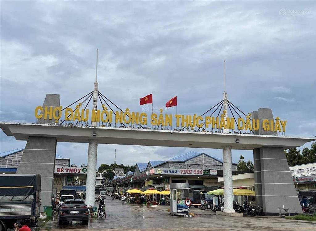 Bán nhà liên kế đối diện chợ đầu mối nông sản dầu giây, chính chủ hh2%