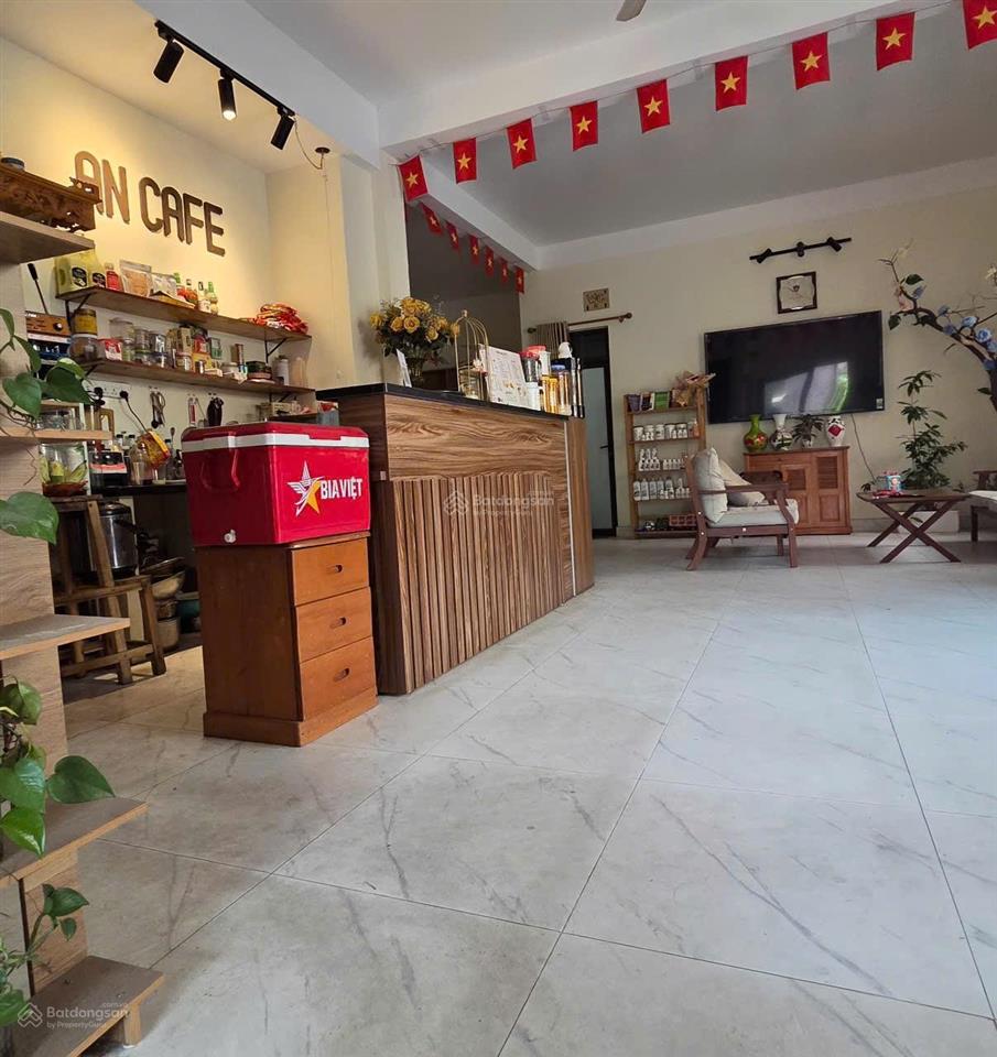 Chính chủ cần bán căn hộ cc tầng 1 , 140m2, căn góc, đang kd caffe 80tr/tháng. giá 13 tỷ