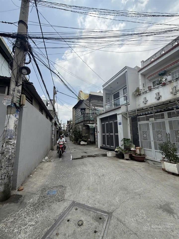 Bán nhà lô góc, hẻm ô tô hương lộ 2, bình tân, ngang 12m, ngay ngã tư 4 xã