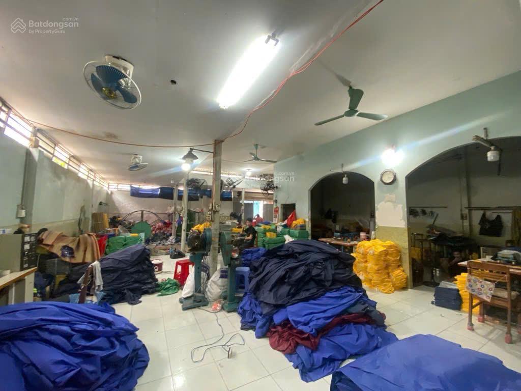 Bán nhà lô góc, hẻm ô tô hương lộ 2, bình tân, ngang 12m, ngay ngã tư 4 xã