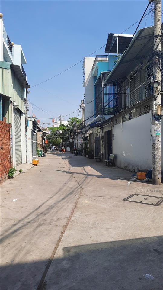 Bán nhà lô góc, hẻm ô tô hương lộ 2, bình tân, ngang 12m, ngay ngã tư 4 xã