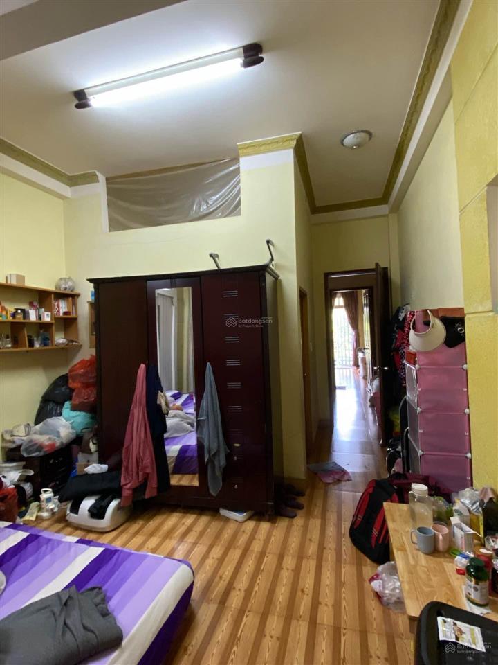 Bán nhà mặt tiền kdc tên lửabình tânđối diện công viên 80m2.