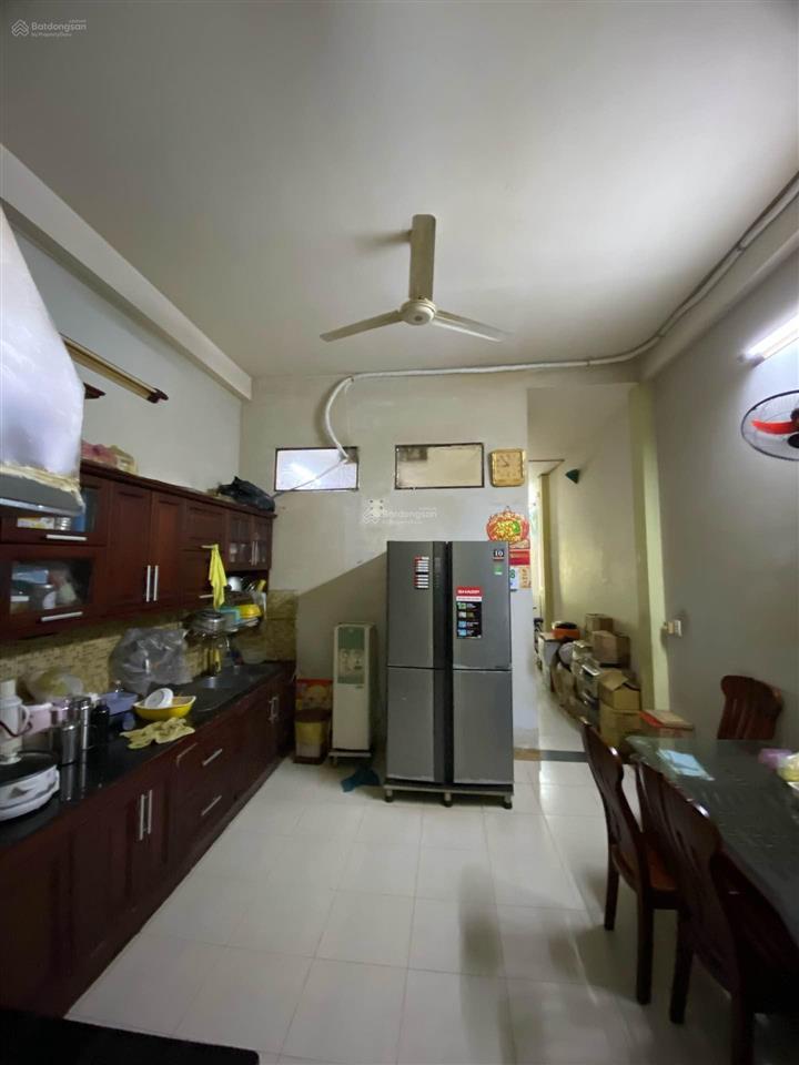 Bán nhà mặt tiền kdc tên lửabình tânđối diện công viên 80m2.