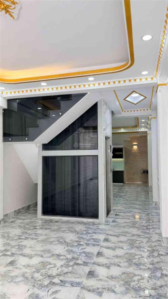 Bán nhà ngay ngã tư tỉnh lộ 10 và tên lửa, bình tân, 80m2, thang máy.