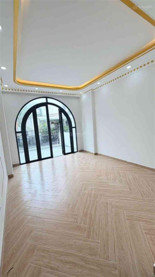 Bán nhà ngay ngã tư tỉnh lộ 10 và tên lửa, bình tân, 80m2, thang máy.
