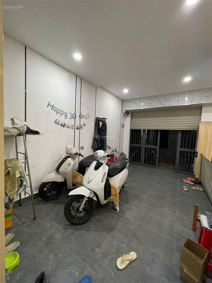 Bán nhà hẻm ô tô lê đình cẩn  ngang 5.5m  ô tô để trong nhà.