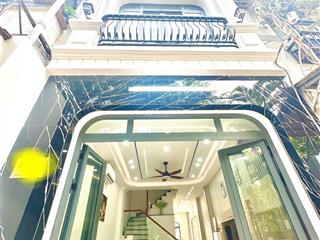 Siêu mẫu hồ xuân hương, nét đẹp cổ điển giữa lòng phố thị, 4 tầng btct, hx người xưa, 9tỷ xíu