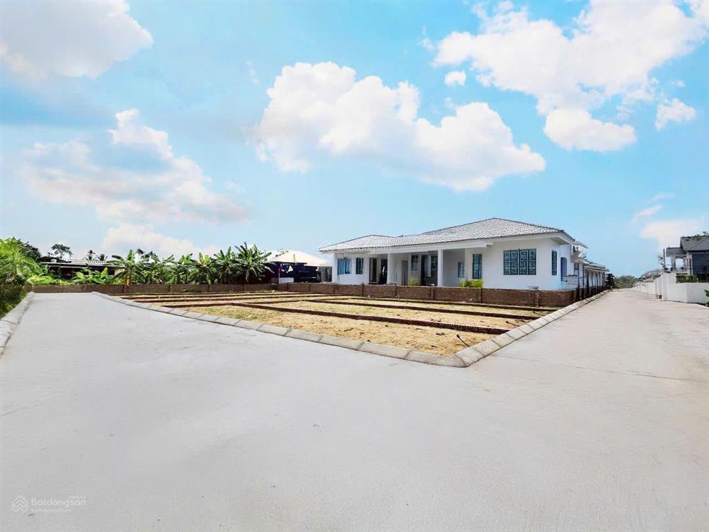 Đất nền f0 đầu tư siêu đẹp  đường rộng 18m  mọi tiện ích đầy đủ xung quanh  1ty3/lô