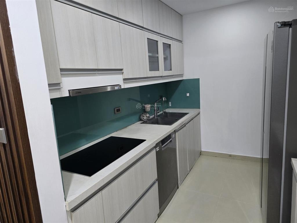 Bán căn góc 3pn tầng trung tòa r3 goldmark