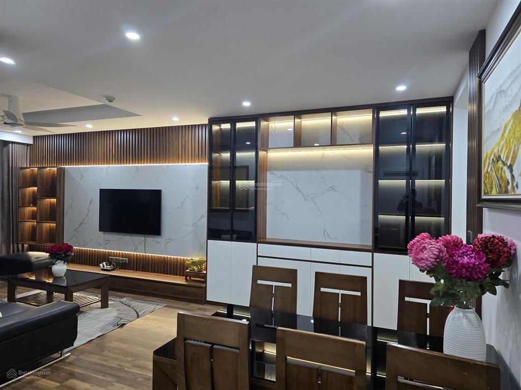 Bán căn góc 3pn tầng trung tòa r3 goldmark