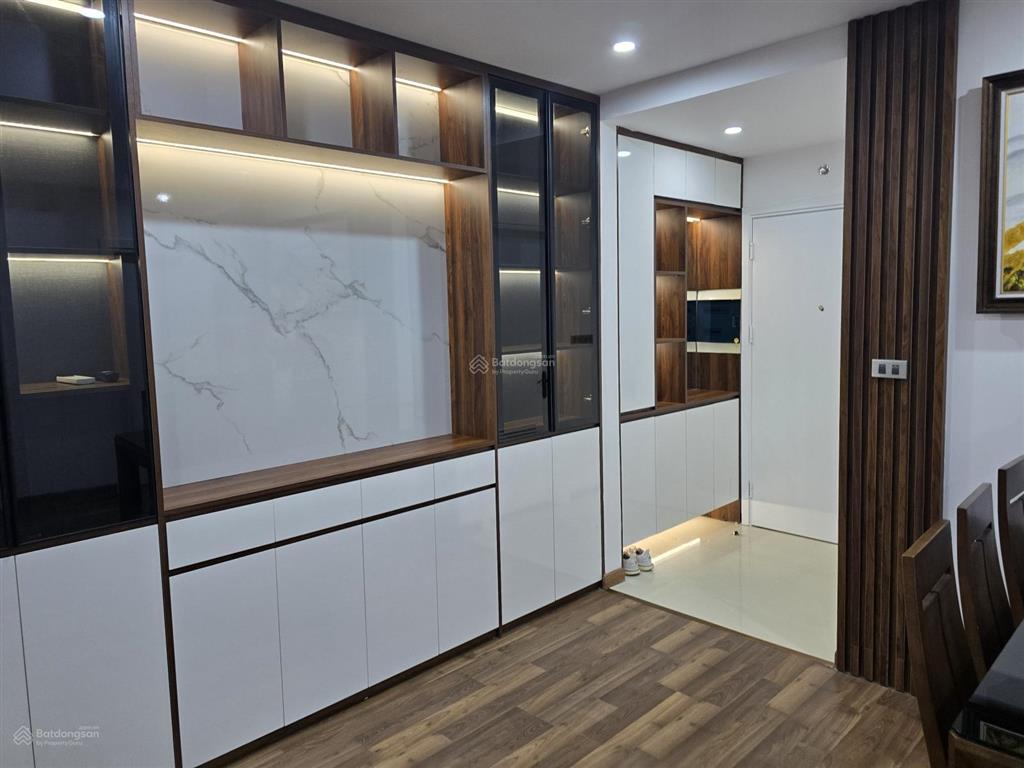 Bán căn góc 3pn tầng trung tòa r3 goldmark