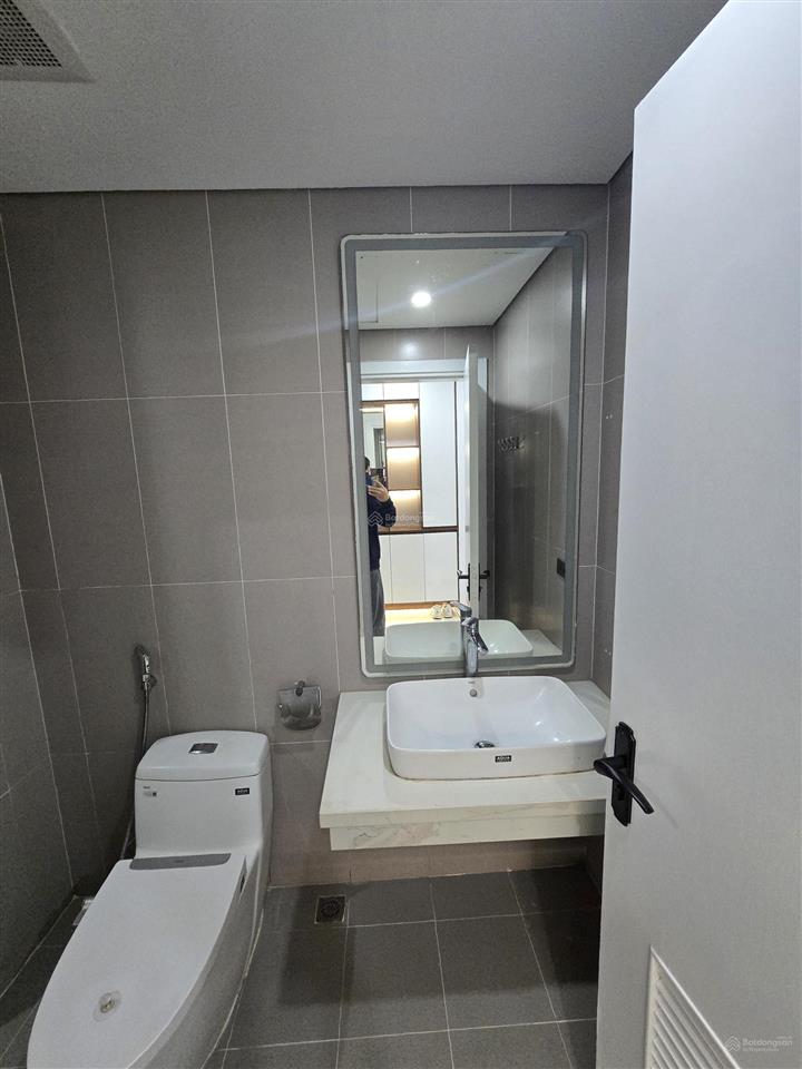 Bán căn góc 3pn tầng trung tòa r3 goldmark