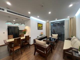 Cho thuê căn 2pn 2wc full nội thất, ban công hướng nam tại 6th element xuân la, giá 18tr/tháng