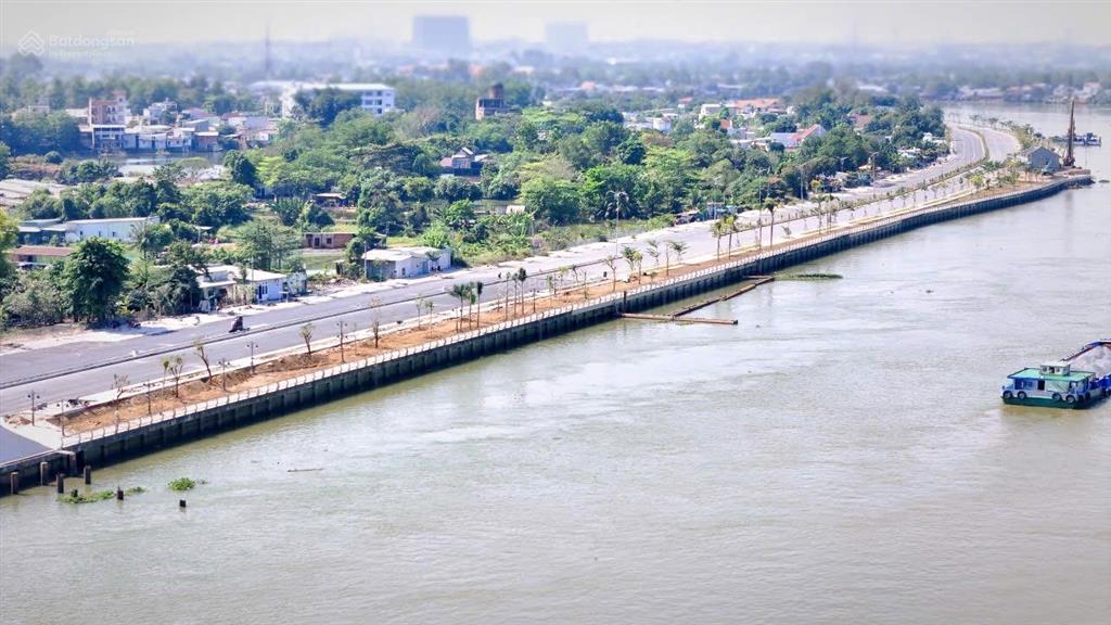 Bán đất (dt 651m2  ngang 28m) sổ riêng thổ cư đường 40m view sông bờ kè bửu long. giá chỉ 25 tỷ