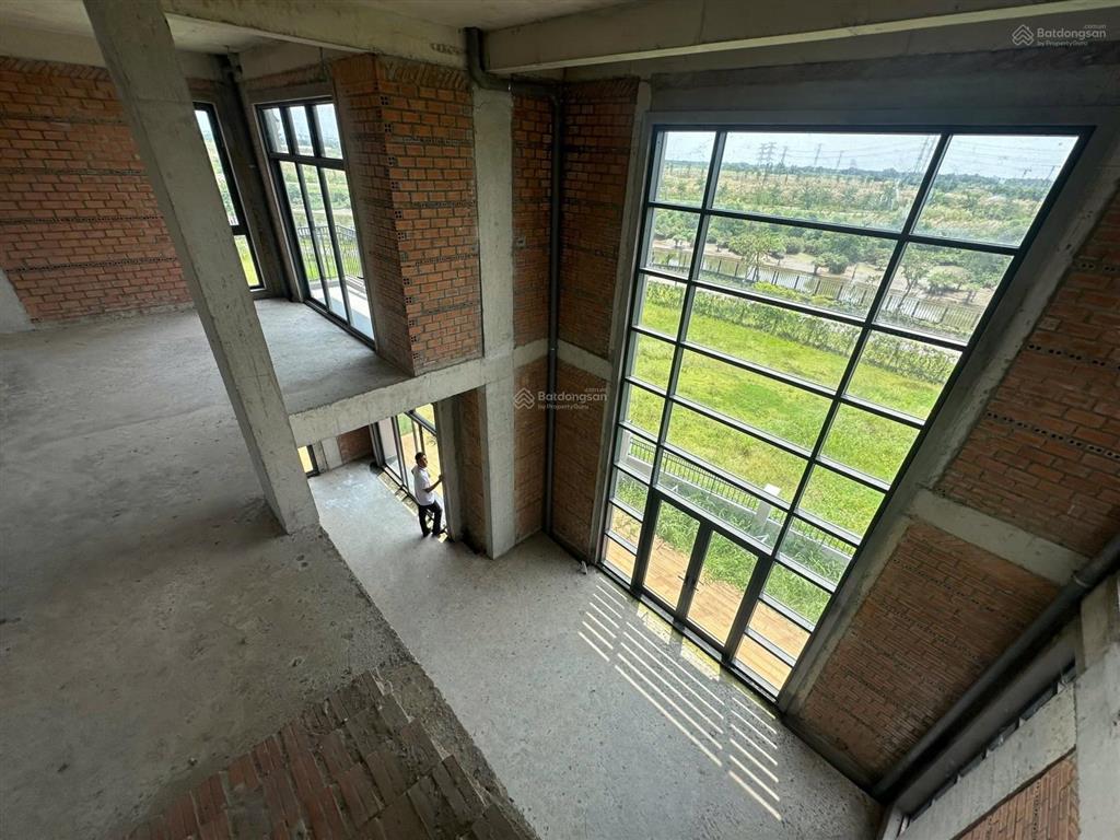 Nhượng villa vip 900m2 đất 240 tỷ gs metrocity đ. nguyễn hữu thọ có thêm 1000m2 đất hành lang sông
