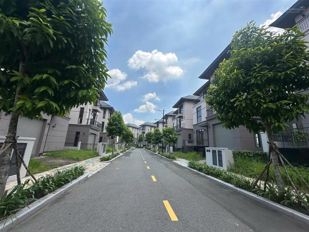 Nhượng villa vip 900m2 đất 240 tỷ gs metrocity đ. nguyễn hữu thọ có thêm 1000m2 đất hành lang sông