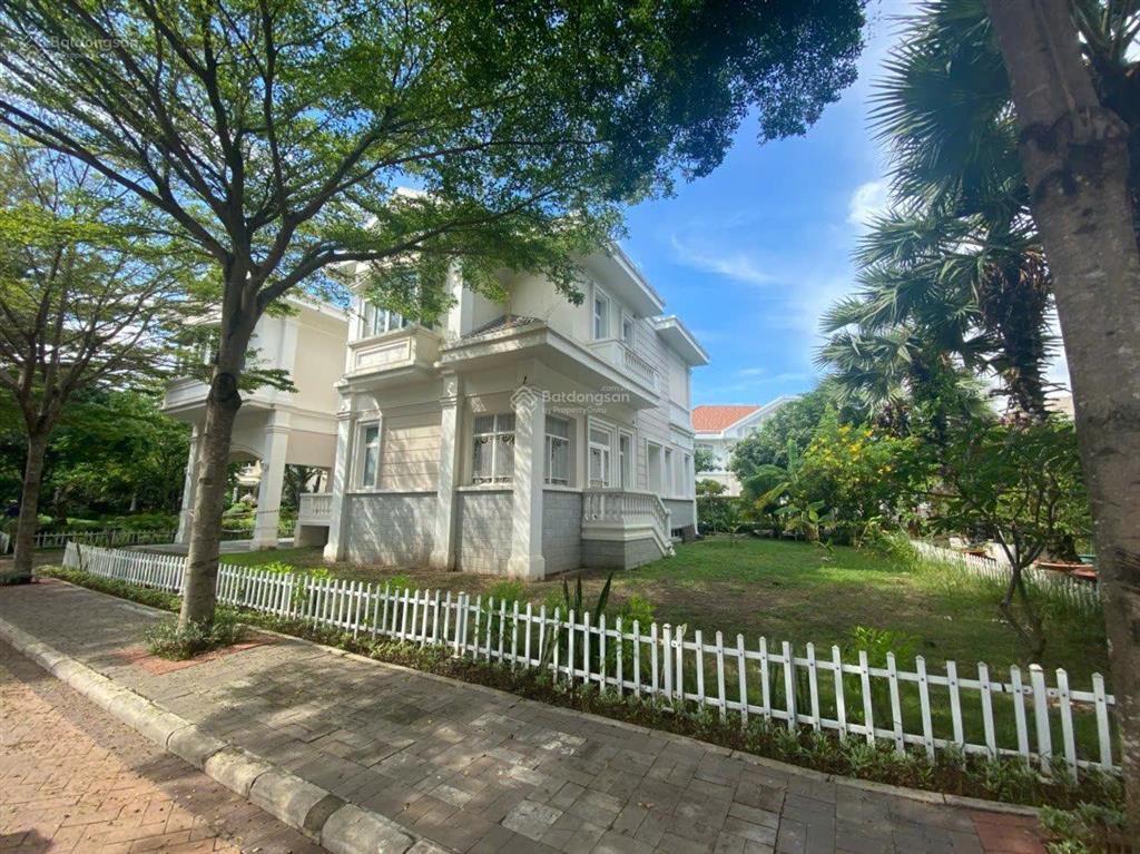 Bán đơn lập a124 chateau phú mỹ hưng q7, giá 232 tỷ 567m2 nhà thô, tây nam sát công viên clubhouse