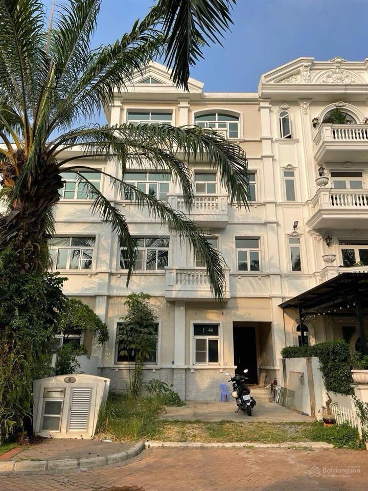Bán biệt thự b206 chateau, phú mỹ hưng q7, giá 95 tỷ 7.5x26m hướng tây nam
