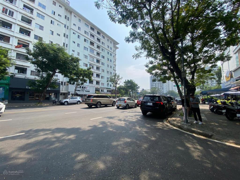 Cho thuê cặp nhà góc đường bùi bằng đoàn, số r447 & r148 hưng phước 4, pmh q7, giá 10.000 usd/th