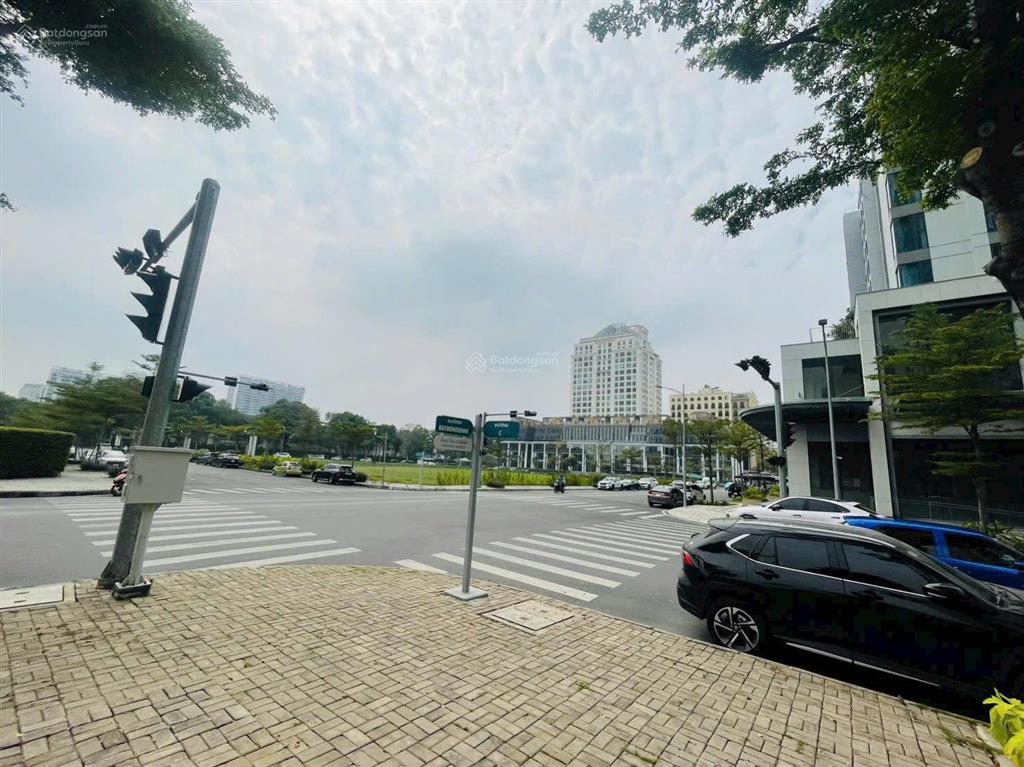 Bán shophouse góc, star hill, tân phú, q7, tp.hcm, giá siêu hời 42 tỷ, 257m2