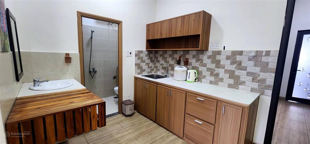 C/chủ gửi bán tòa c/h 6 tầng16 phòng mới xây  đường phạm khiêm íchdt 130m2, d/thu 61tr/ tháng