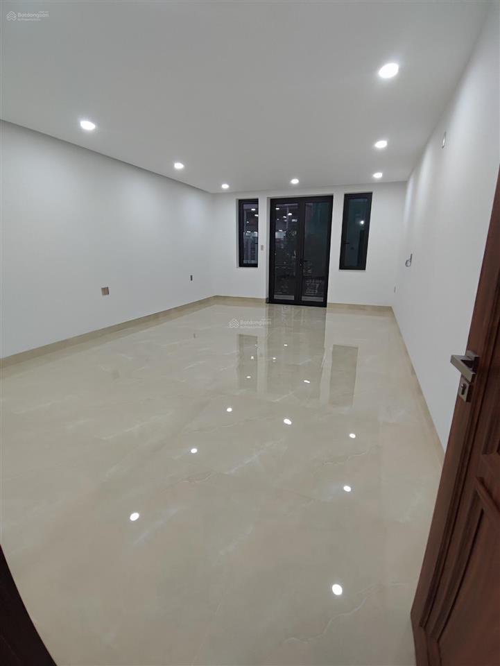 Cho thuê mặt bằng kinh doanh trên trục đường thích quảng đức, hà quang 1