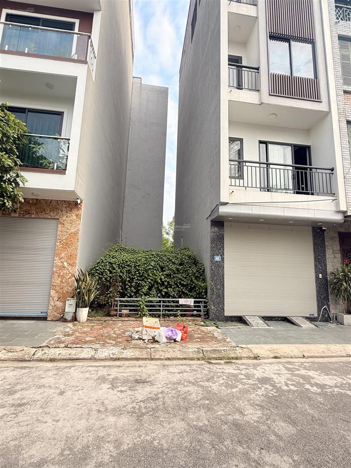 Tđc giang biên  70m  mt 4,5m, vỉa hè kinh doanh, ô tô tránh, view công viên
