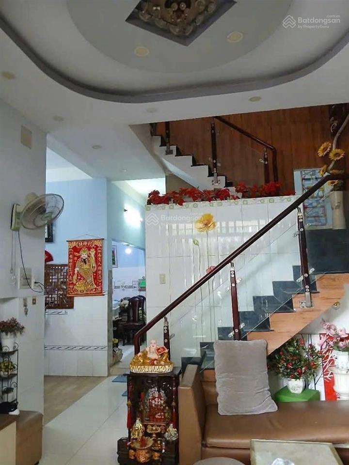 Nhà bán 65 m2 đường lò gốm 2 tầng btct vào ở ngay chỉ 5.999 tỷ