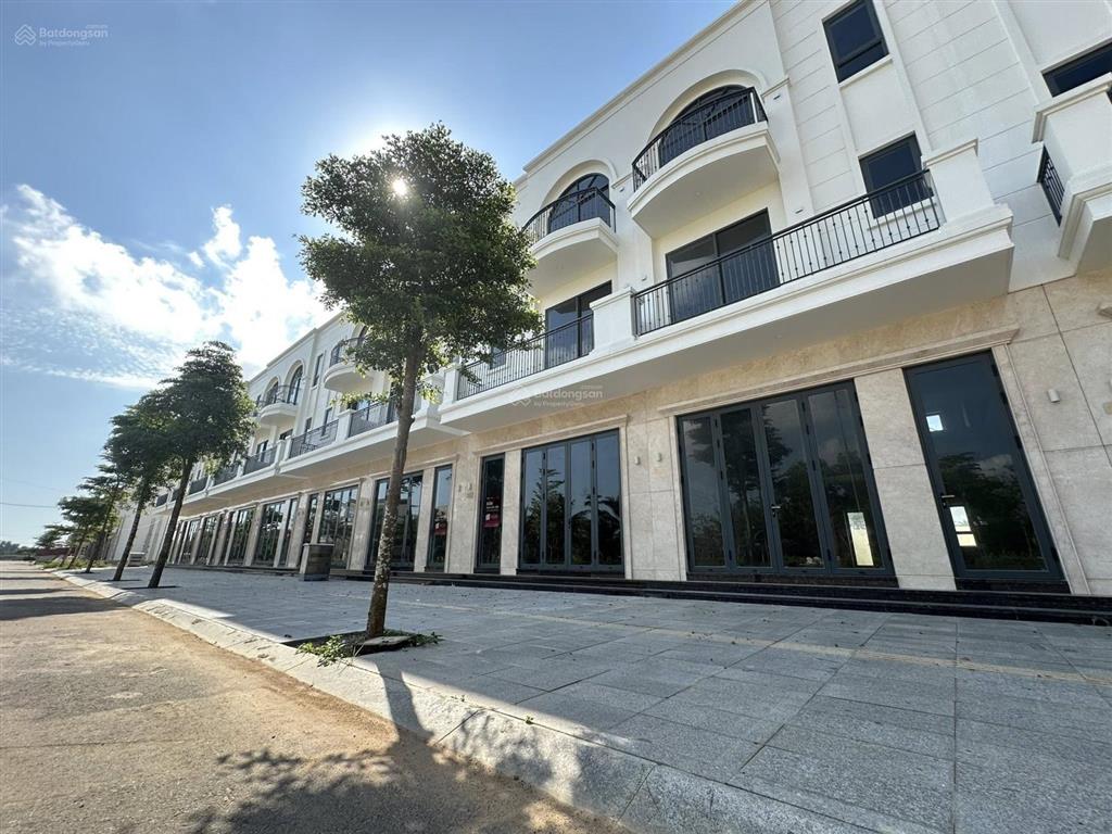 Sổ hồng lâu dài  trục đường chính  vỉa hè 6m  cạnh công viên lớn