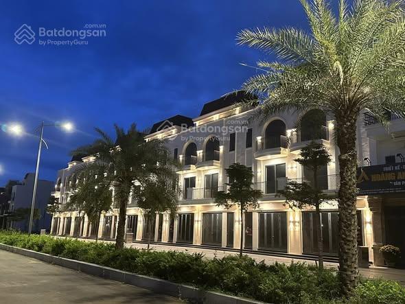 Sổ hồng lâu dài  trục đường chính  vỉa hè 6m  cạnh công viên lớn