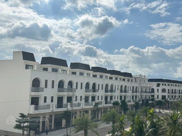 Sổ hồng lâu dài  trục đường chính  vỉa hè 6m  cạnh công viên lớn