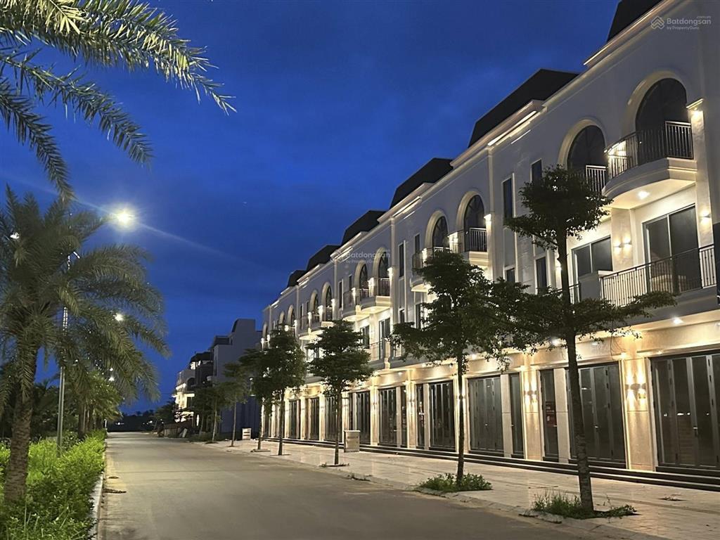 Sổ hồng lâu dài  trục đường chính  vỉa hè 6m  cạnh công viên lớn