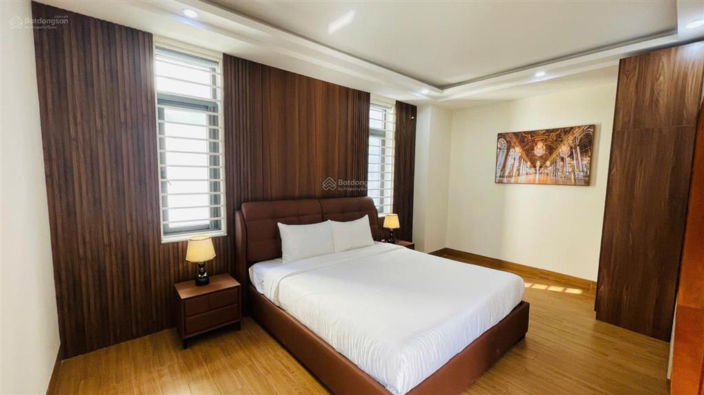 Biệt thự đường bát nàn, q2  8pn 7wc, hồ bơi, pccc, karaoke  dtsd 700m2  ở hoặc kinh doanh
