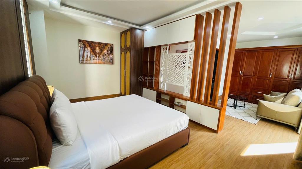 Biệt thự đường bát nàn, q2  8pn 7wc, hồ bơi, pccc, karaoke  dtsd 700m2  ở hoặc kinh doanh