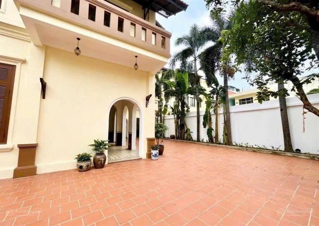 Cho thuê nhà mặt tiền đường lý chính thắng, quận 3  1 trệt 1 lầu, dt 15m x 24m, nhà cực ngon