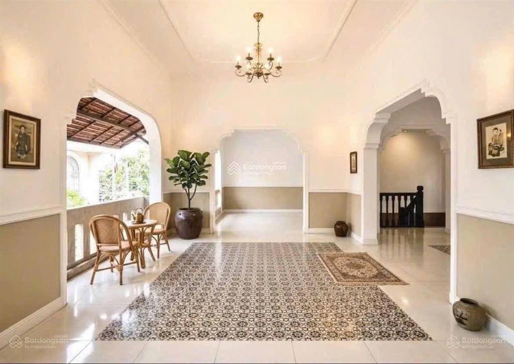 Cho thuê nhà mặt tiền đường lý chính thắng, quận 3  1 trệt 1 lầu, dt 15m x 24m, nhà cực ngon