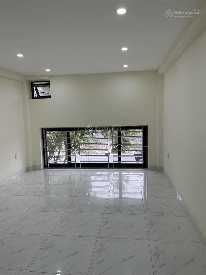 Chính chủ gửi bán nhà thường tín dt 35m2 giá hơn 2 tỷ ô tô ngũ trong nhà vị trí rất đẹp