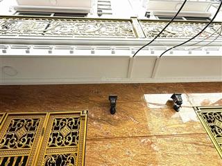 Toà dịch vụ 12 phòng doanh thu 850tr/ năm , 7 tầng , full nội thất , pccc, phép xây dựng đầy đủ