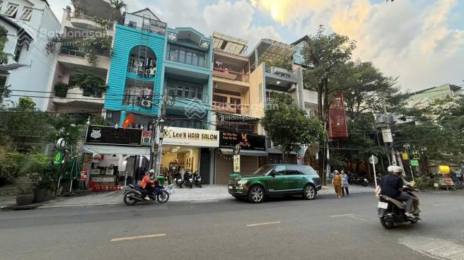 Bán nhà siêu vị trí mặt tiền hoa mai  dt 8x18m  4 tầng  giá bán 52 tỷ tl